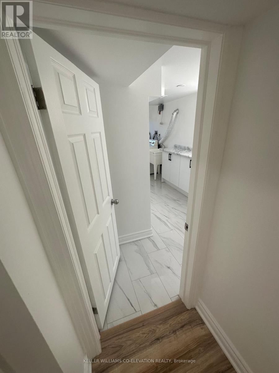 379 BRYANT CRESCENT Image 15