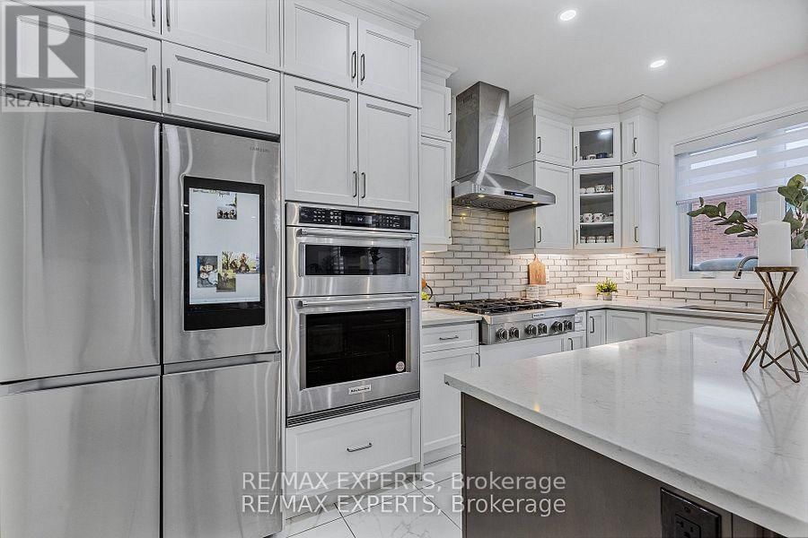 1411 LOBELIA CRESCENT Image 11