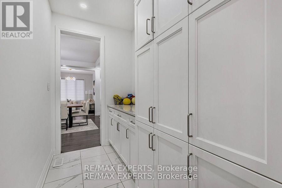 1411 LOBELIA CRESCENT Image 13