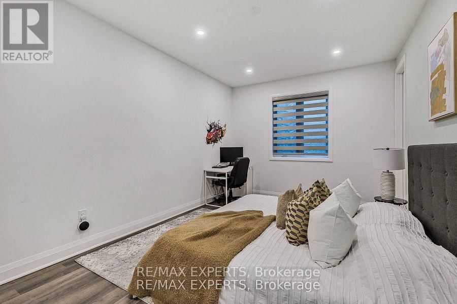 1411 LOBELIA CRESCENT Image 29