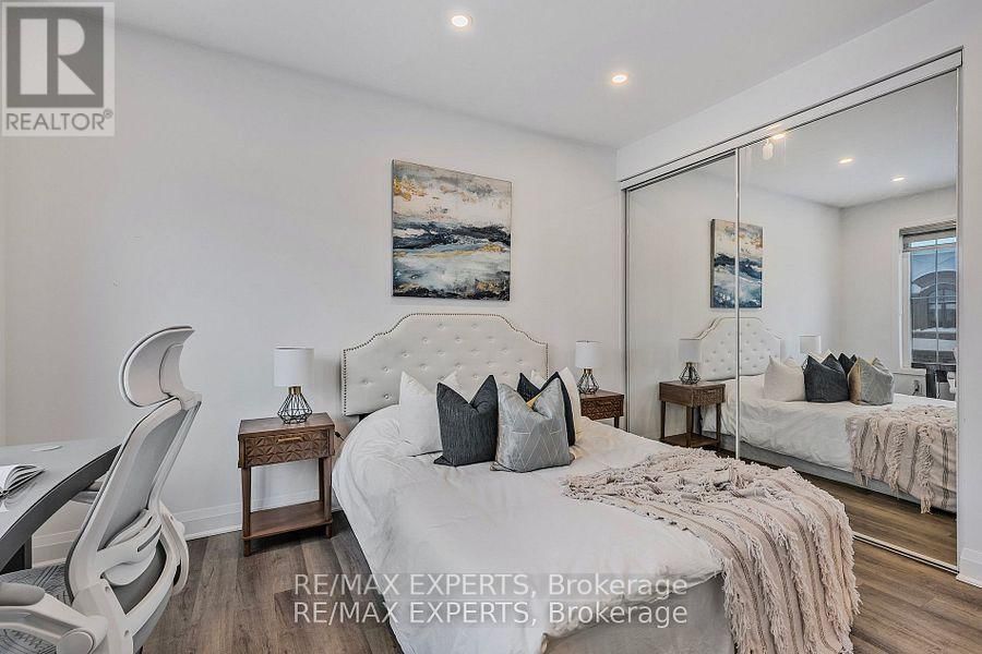 1411 LOBELIA CRESCENT Image 38