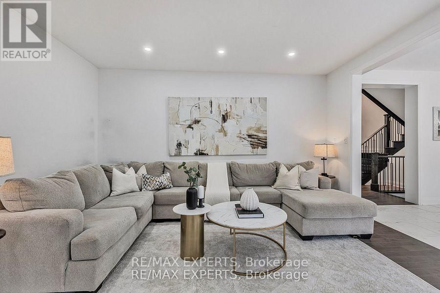 1411 LOBELIA CRESCENT Image 4
