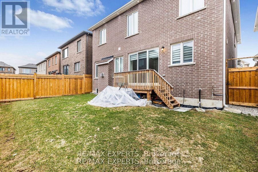 1411 LOBELIA CRESCENT Image 40