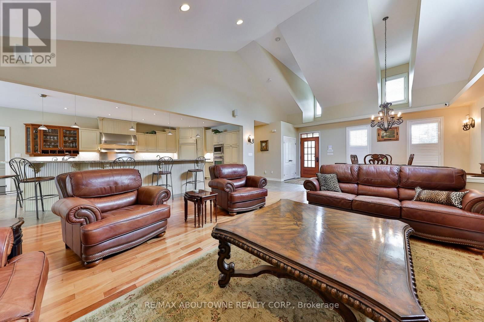 3105 LAKESHORE ROAD Image 10