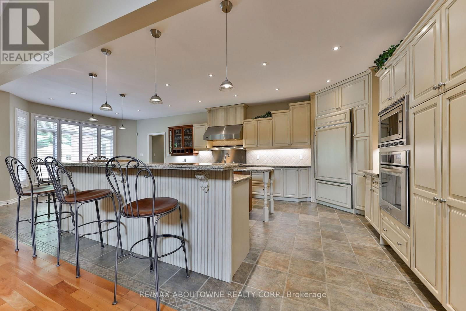 3105 LAKESHORE ROAD Image 12