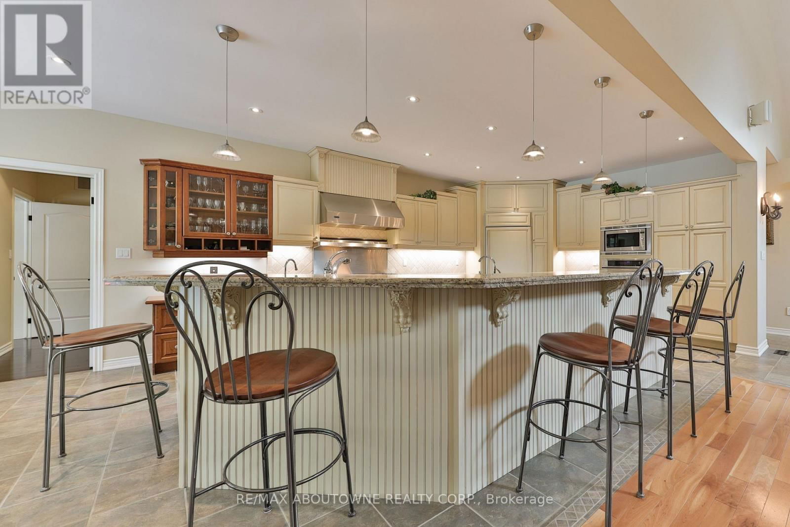 3105 LAKESHORE ROAD Image 14