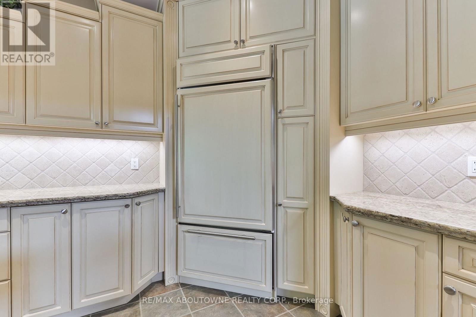 3105 LAKESHORE ROAD Image 16
