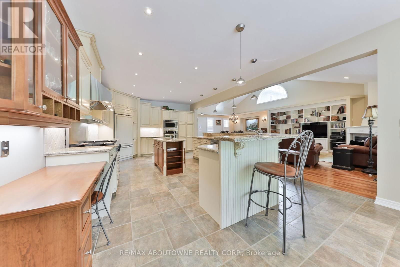 3105 LAKESHORE ROAD Image 19