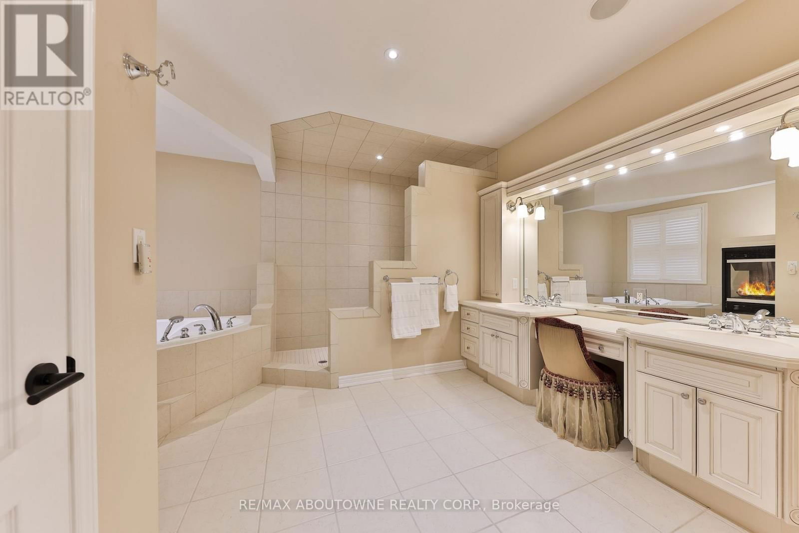3105 LAKESHORE ROAD Image 26