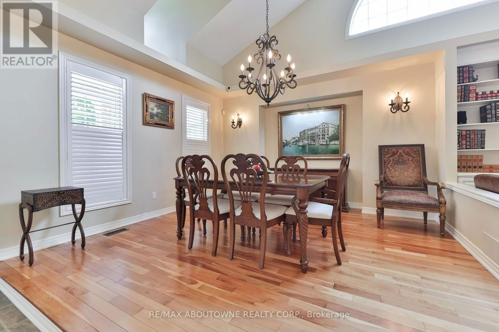 3105 LAKESHORE ROAD Image 6