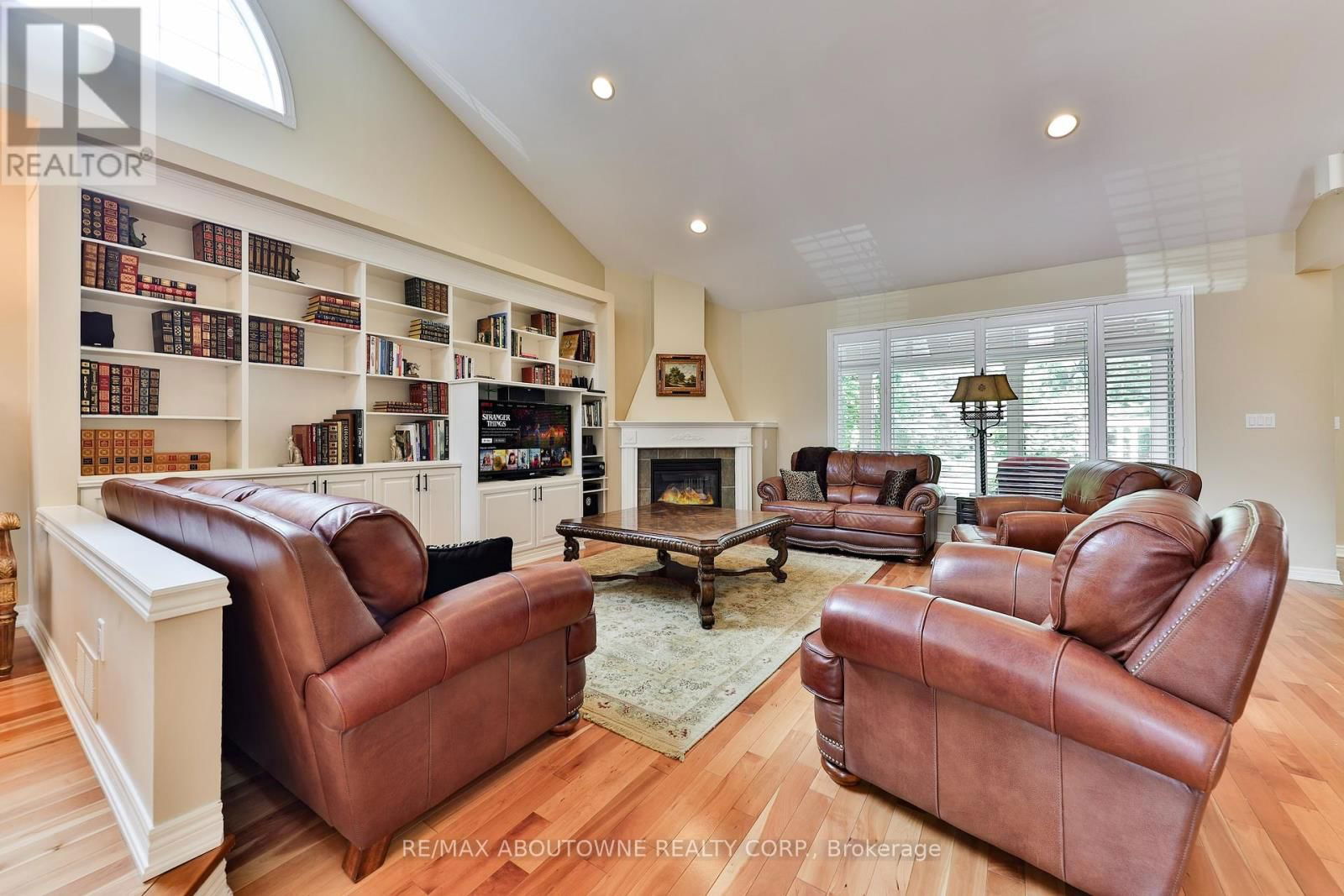 3105 LAKESHORE ROAD Image 7