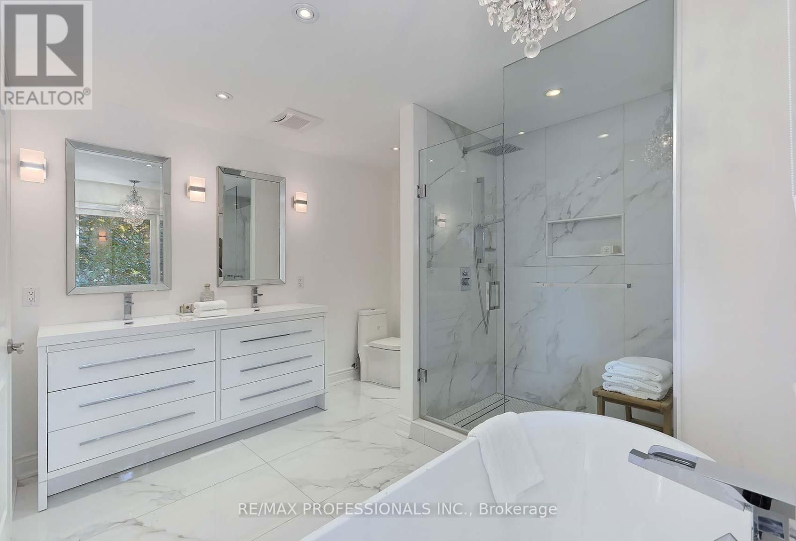 14 AYMARN COURT Image 19