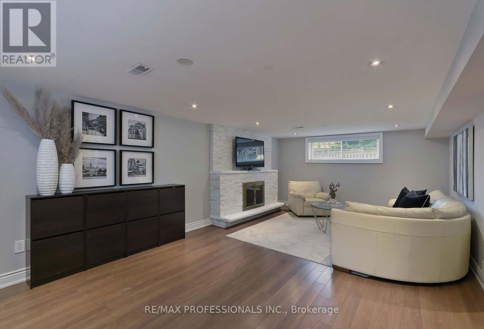 14 AYMARN COURT Image 31