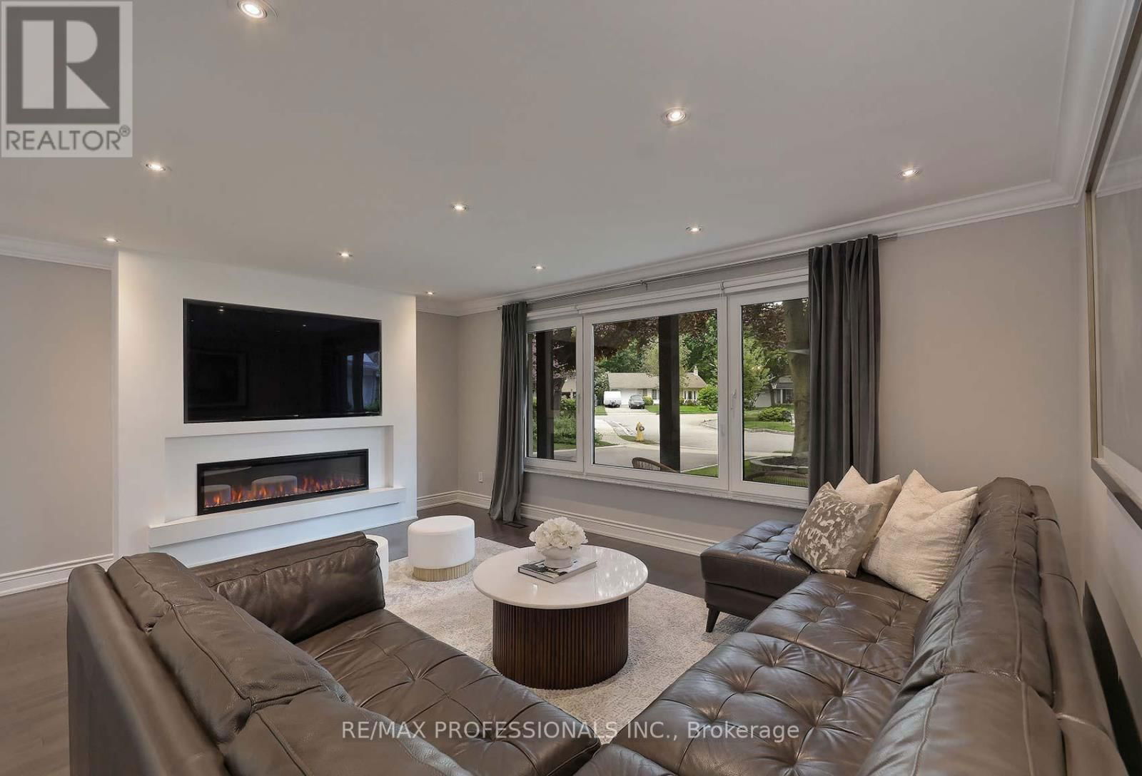 14 AYMARN COURT Image 4