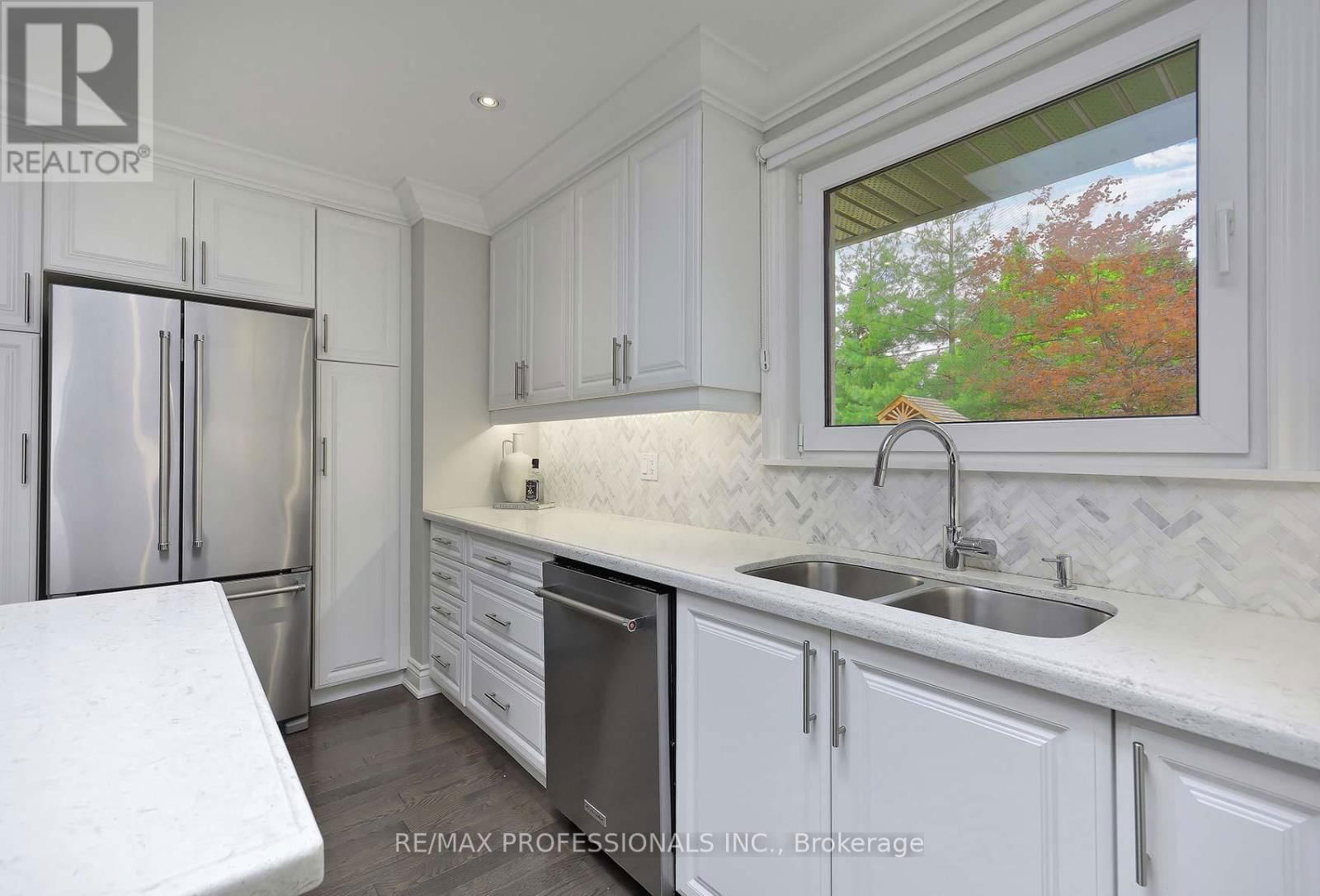 14 AYMARN COURT Image 9