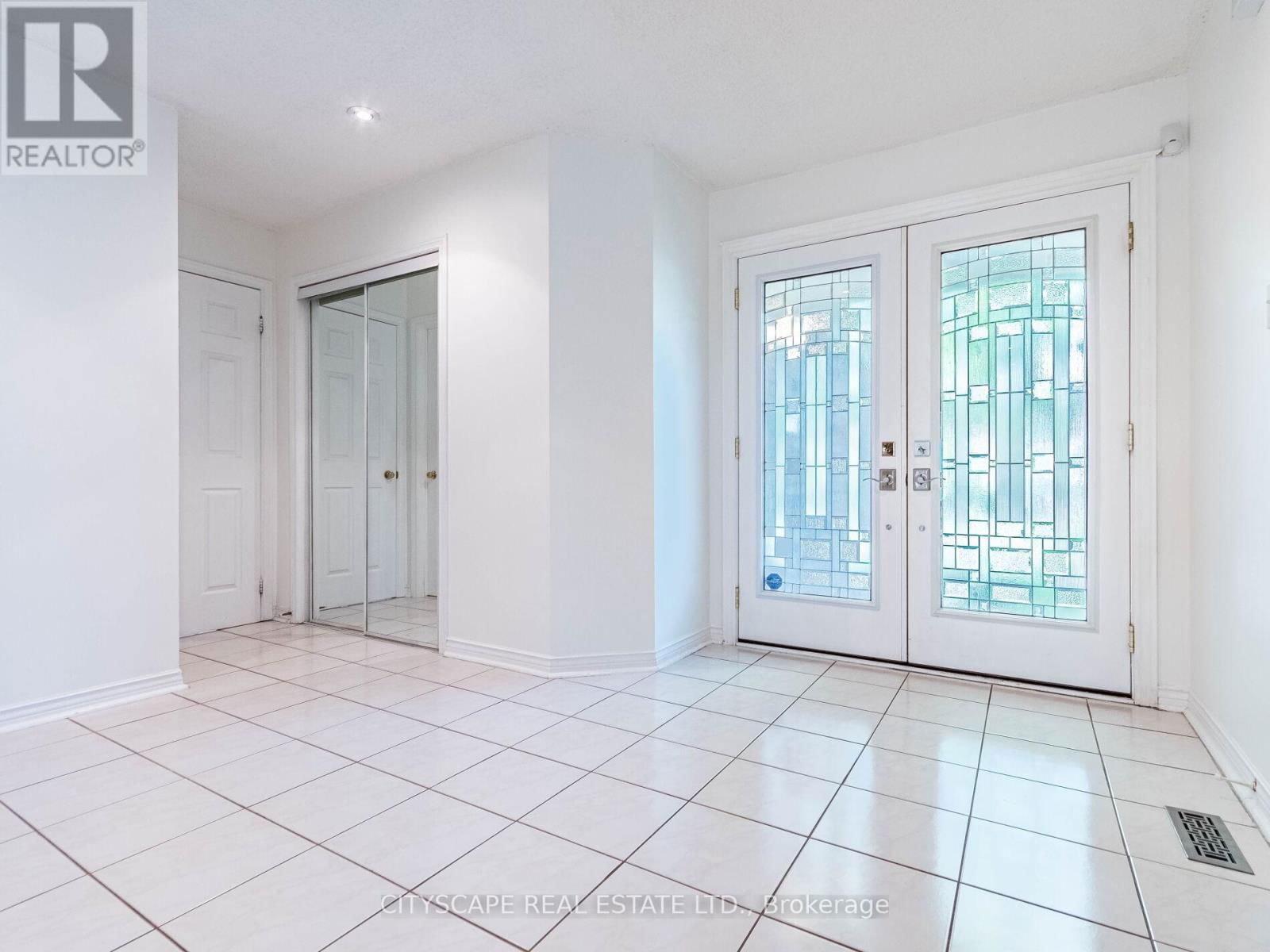 1187 GILES GATE Image 12