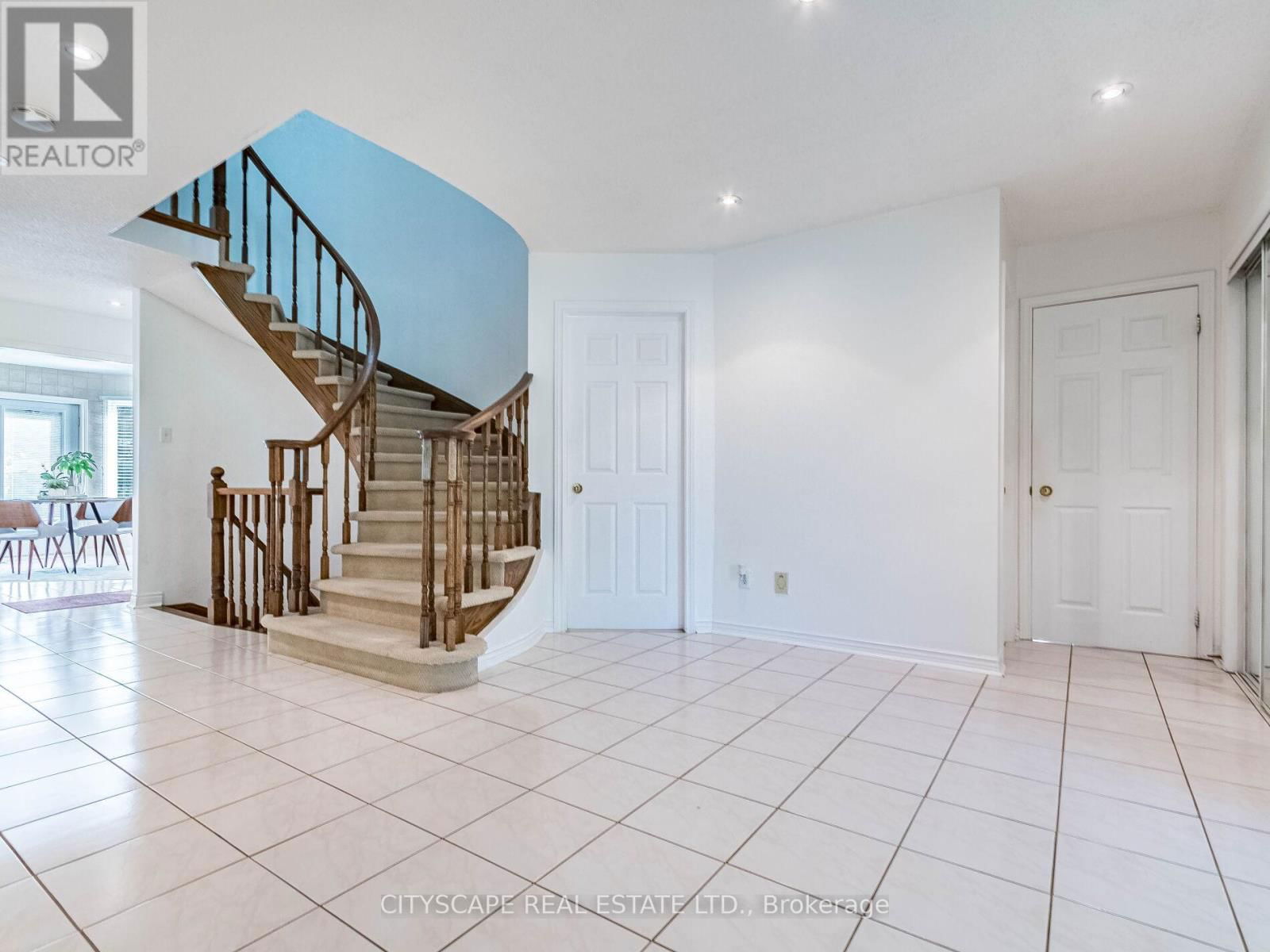 1187 GILES GATE Image 14