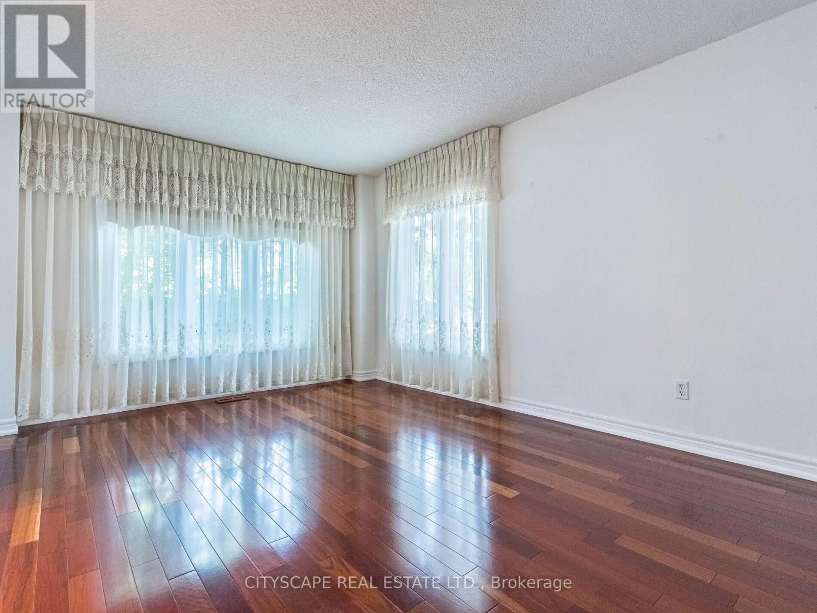 1187 GILES GATE Image 18