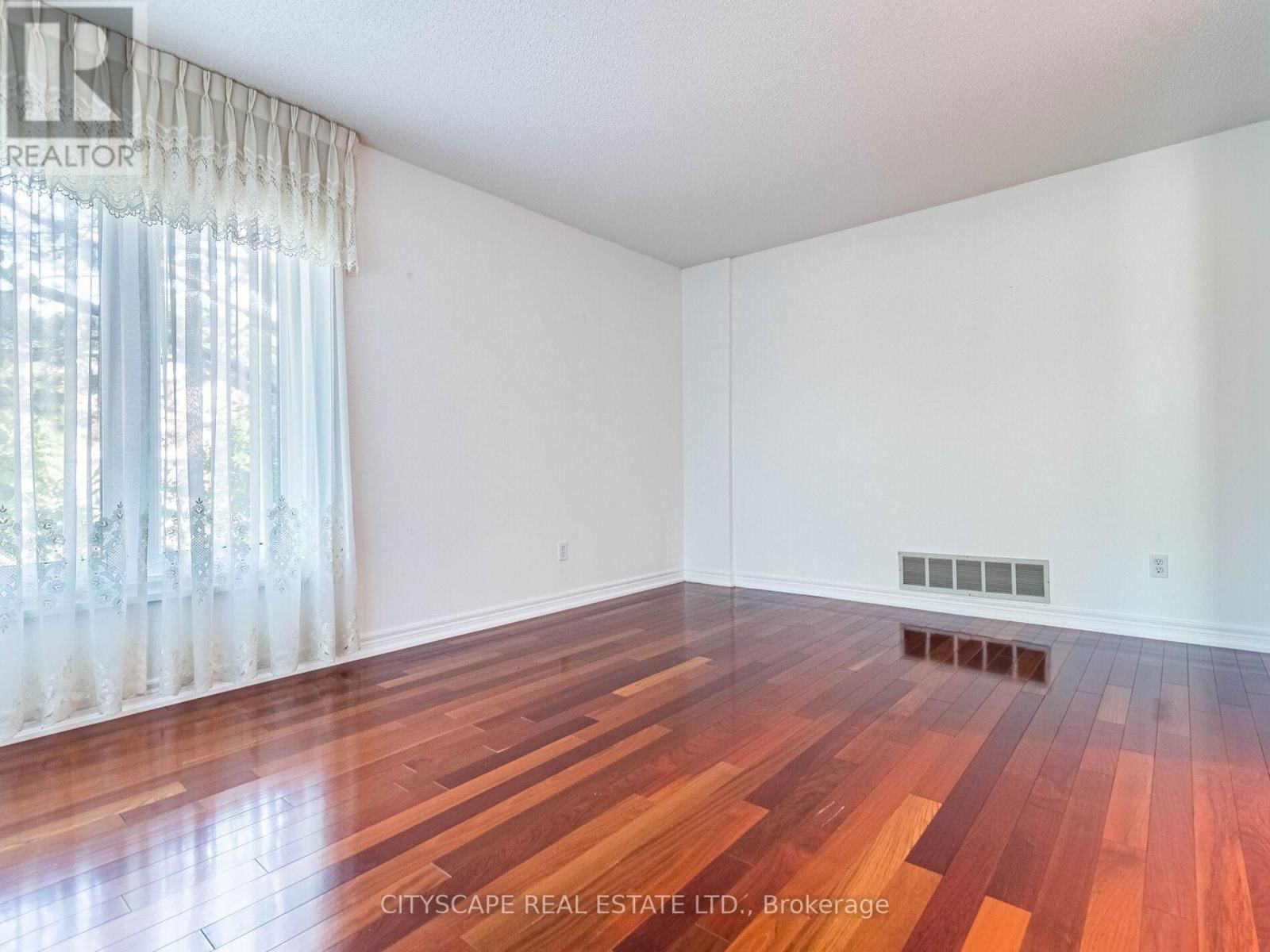 1187 GILES GATE Image 20
