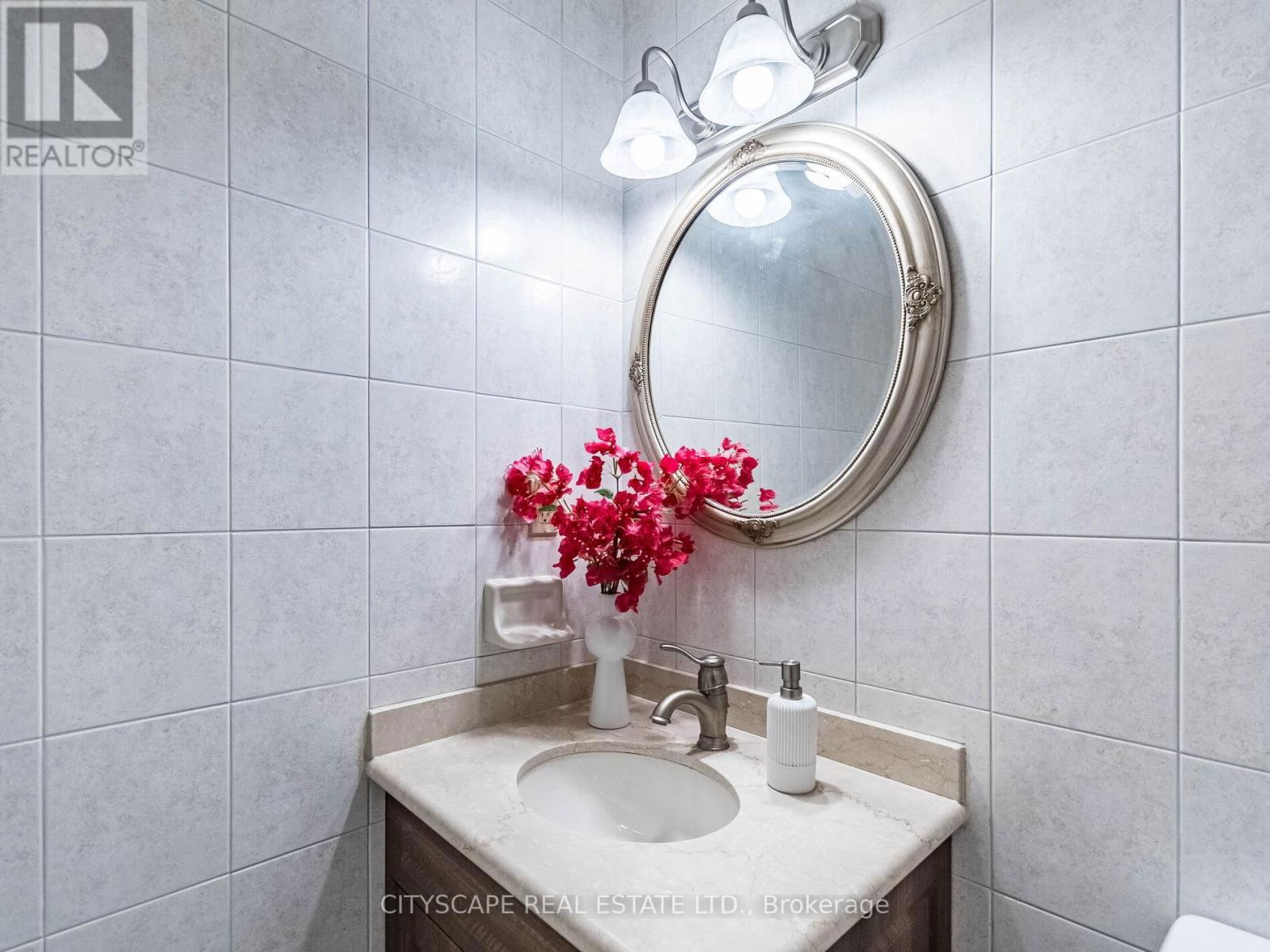 1187 GILES GATE Image 23