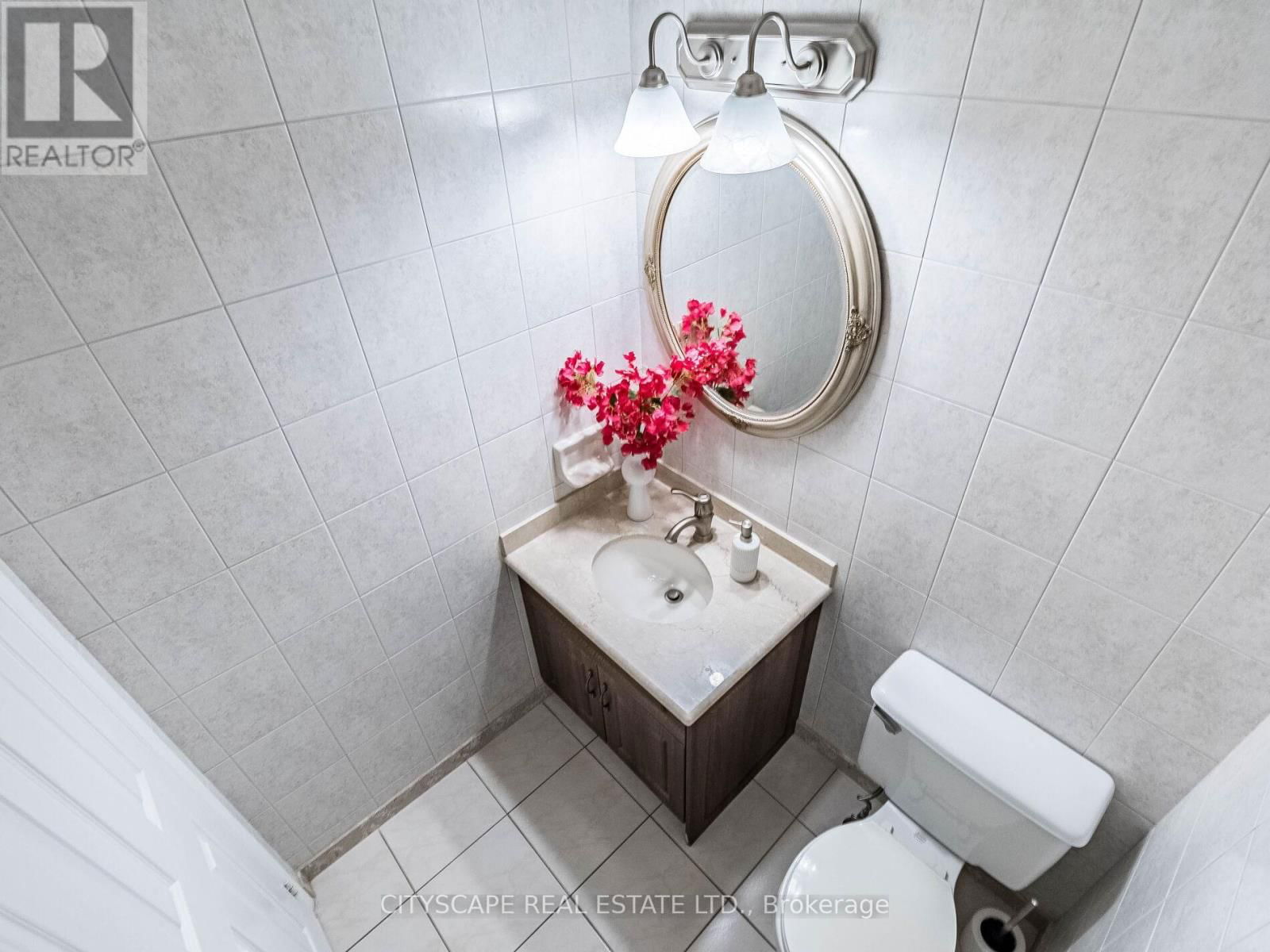 1187 GILES GATE Image 24