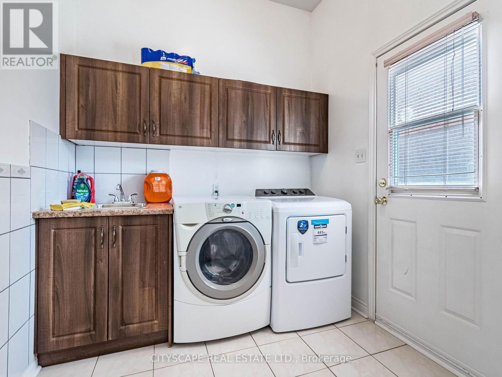 1187 GILES GATE Image 29