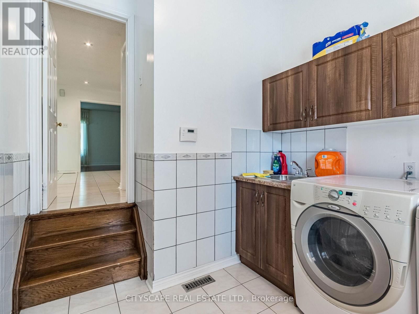 1187 GILES GATE Image 30