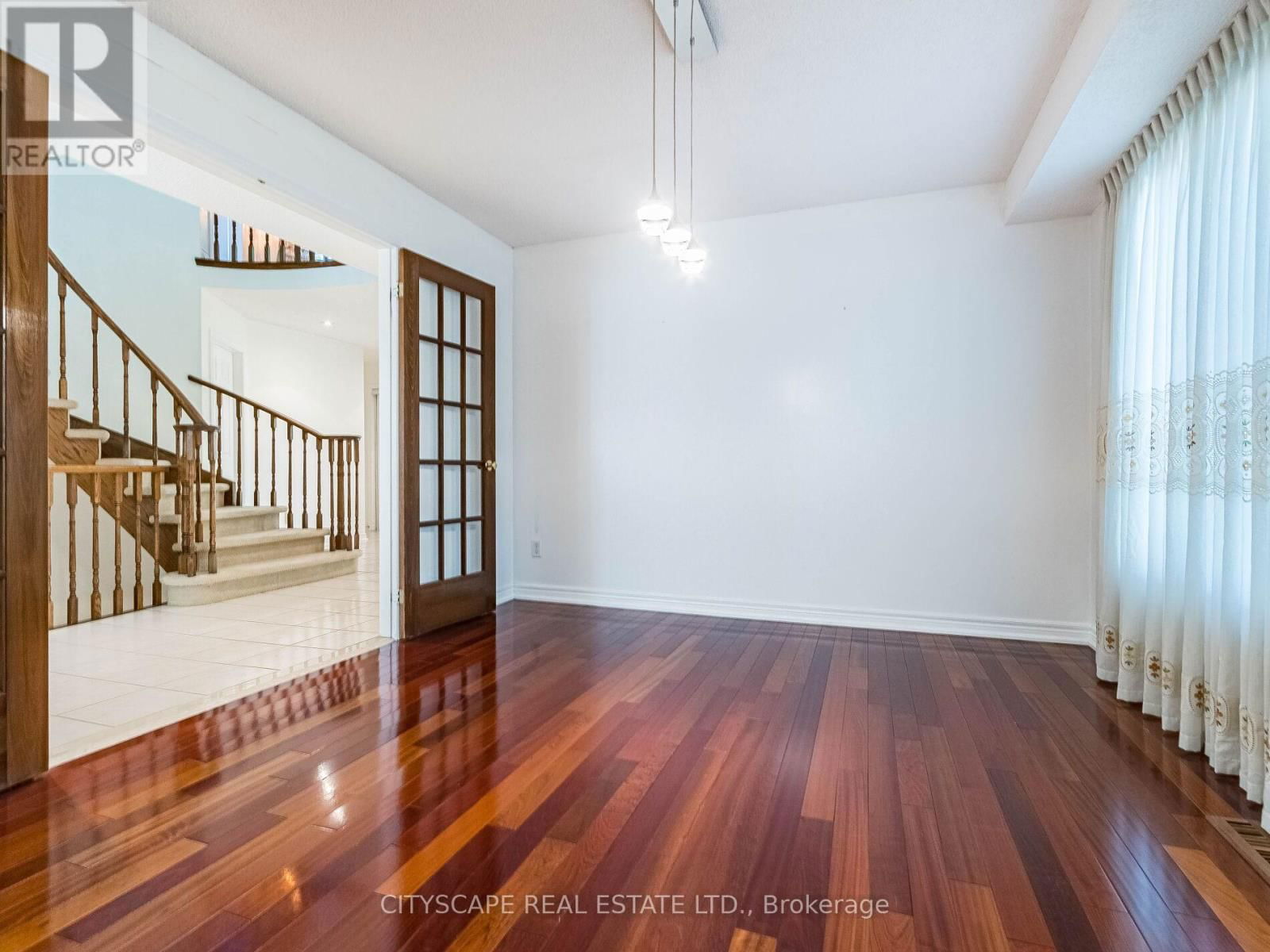 1187 GILES GATE Image 31