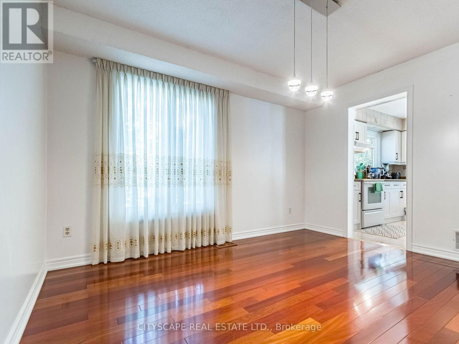 1187 GILES GATE Image 32