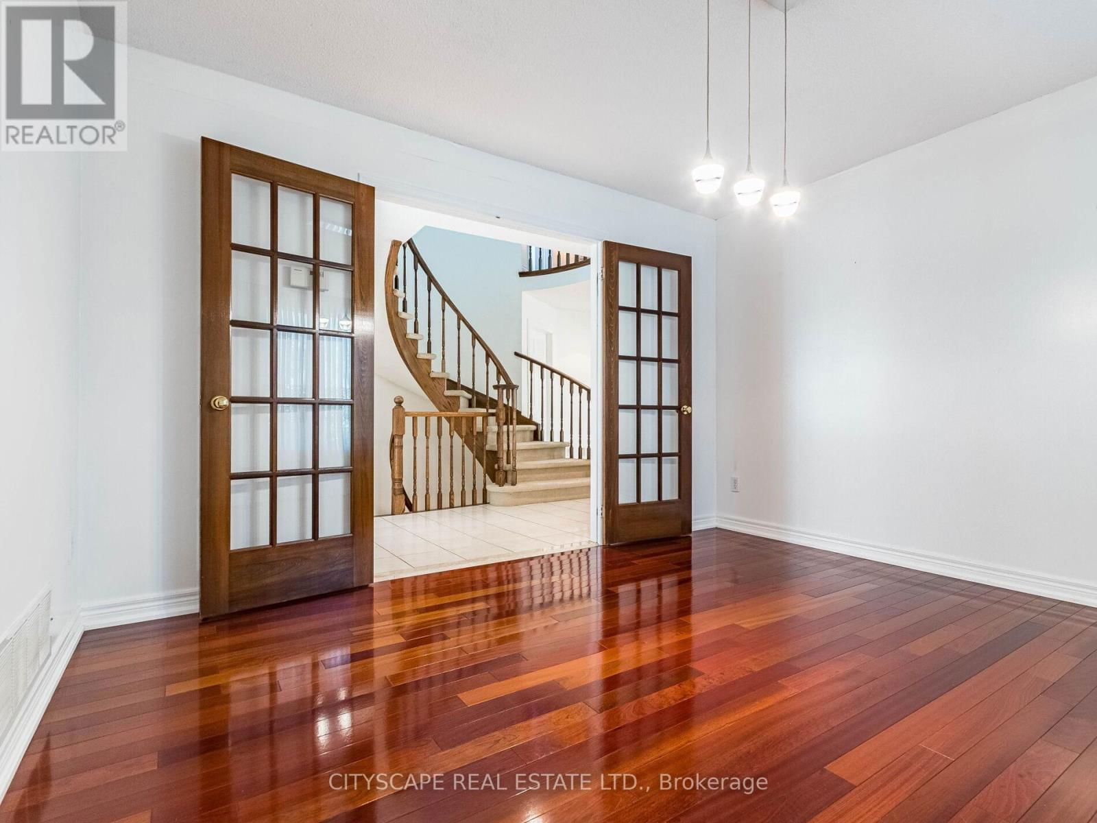 1187 GILES GATE Image 33
