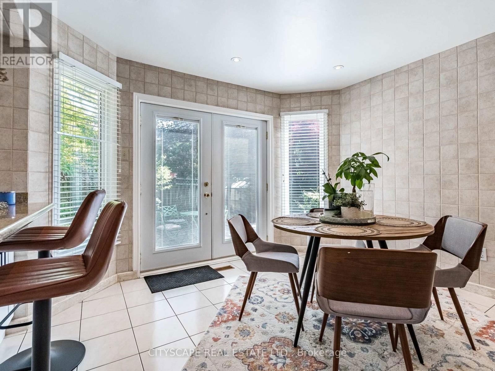 1187 GILES GATE Image 40
