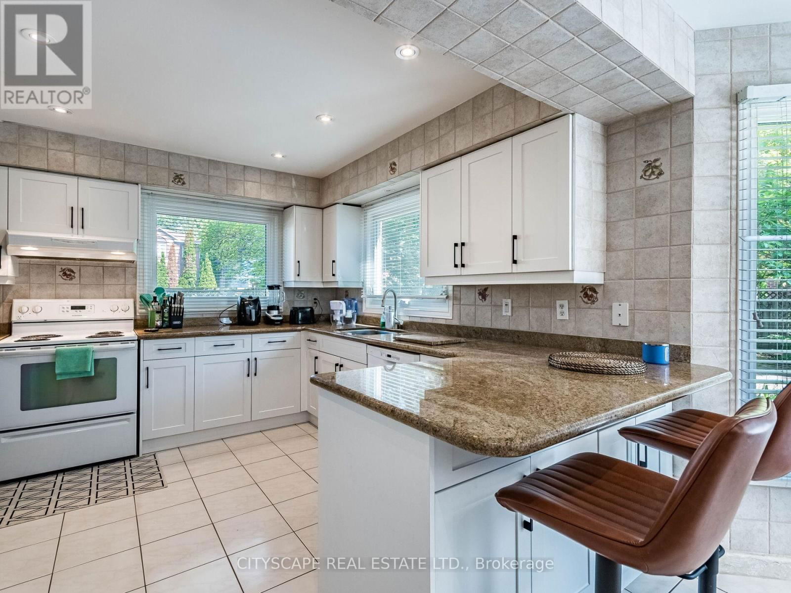 1187 GILES GATE Image 42