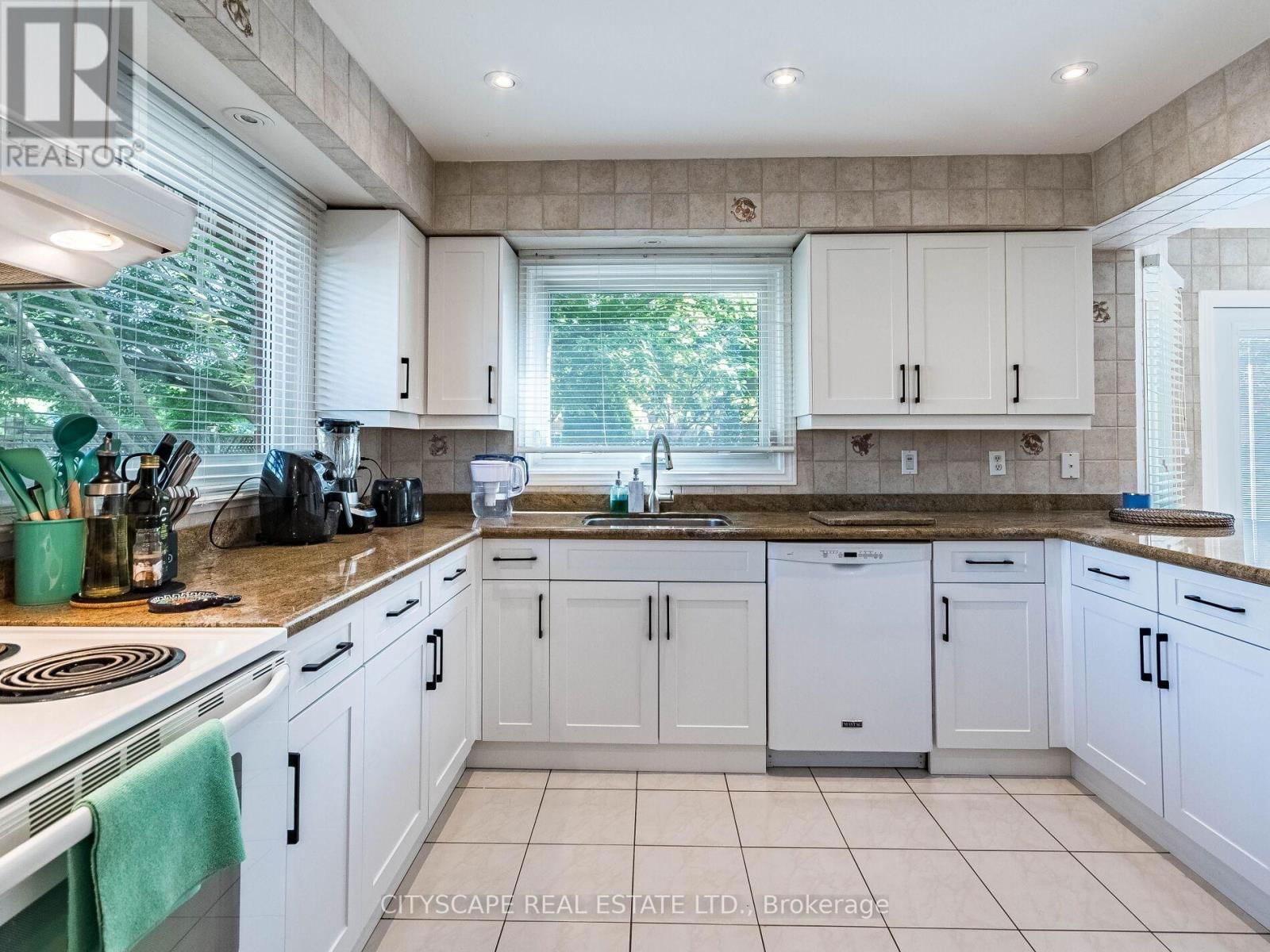 1187 GILES GATE Image 43