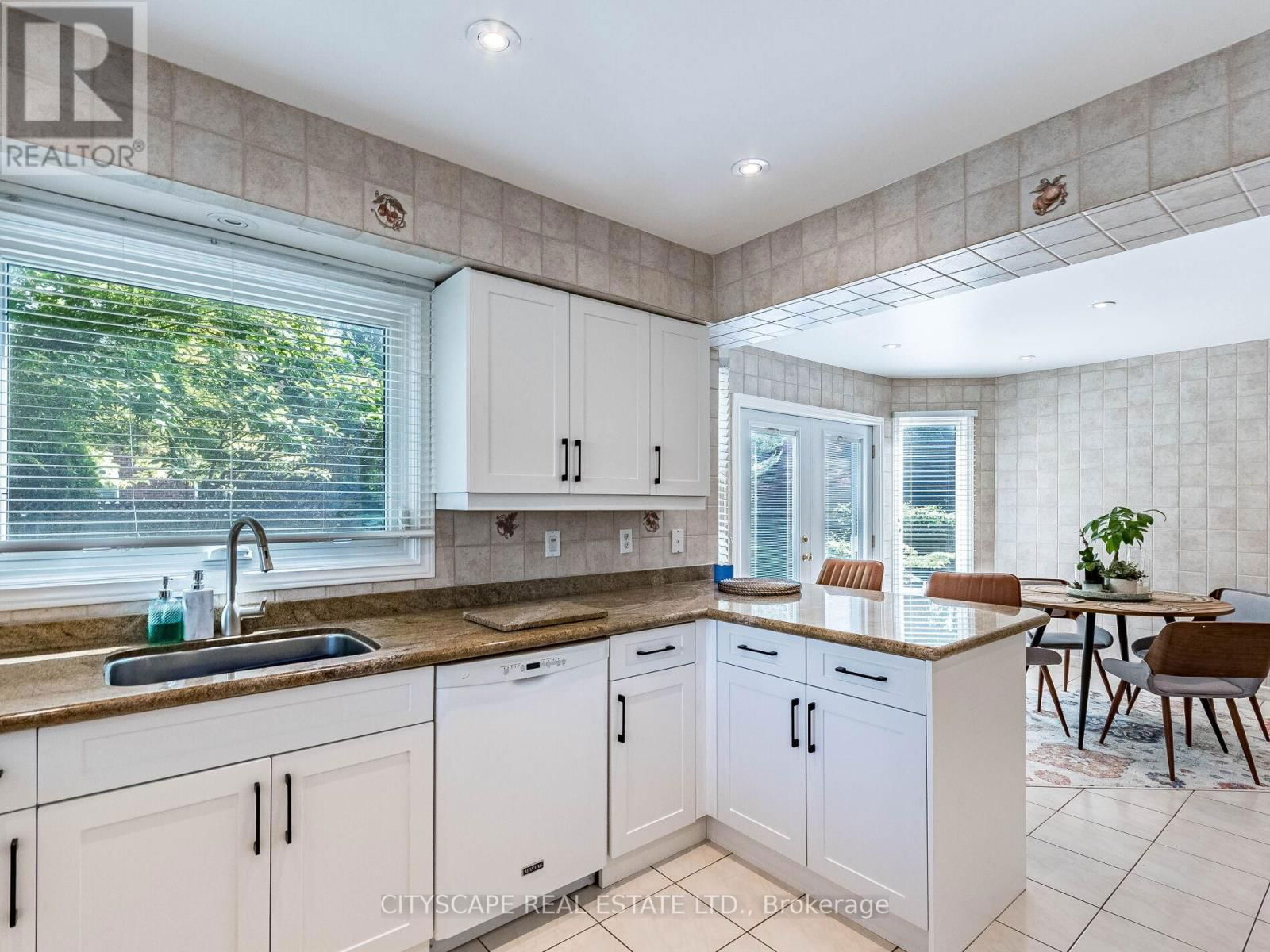 1187 GILES GATE Image 44
