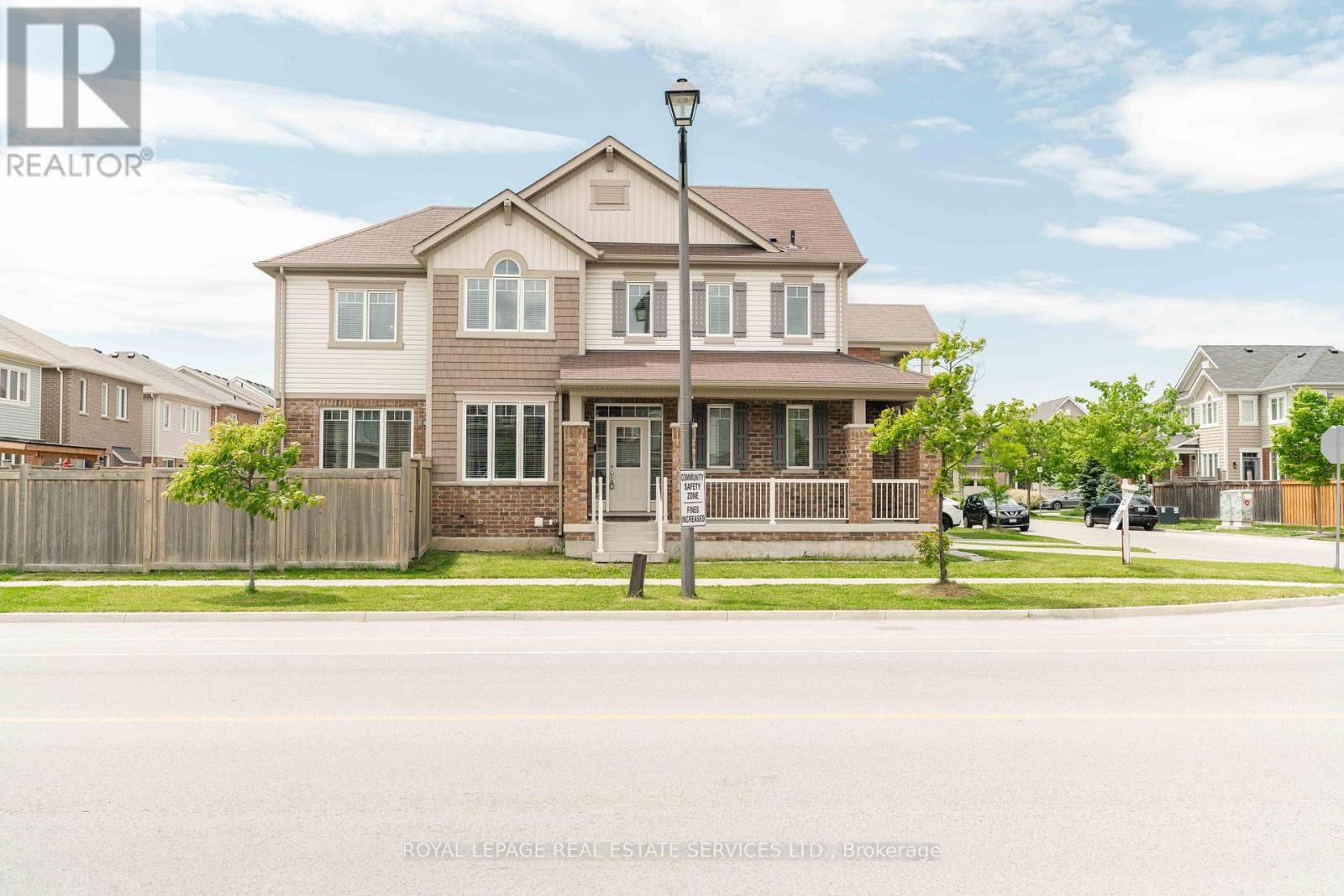 974 PENSON CRESCENT Image 2