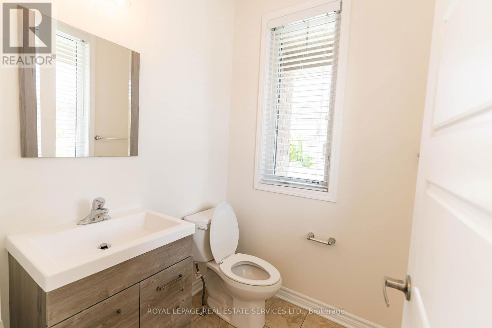 974 PENSON CRESCENT Image 23