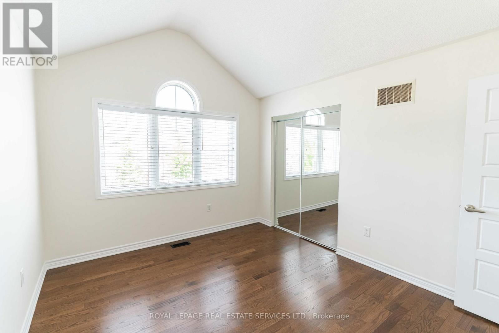 974 PENSON CRESCENT Image 29