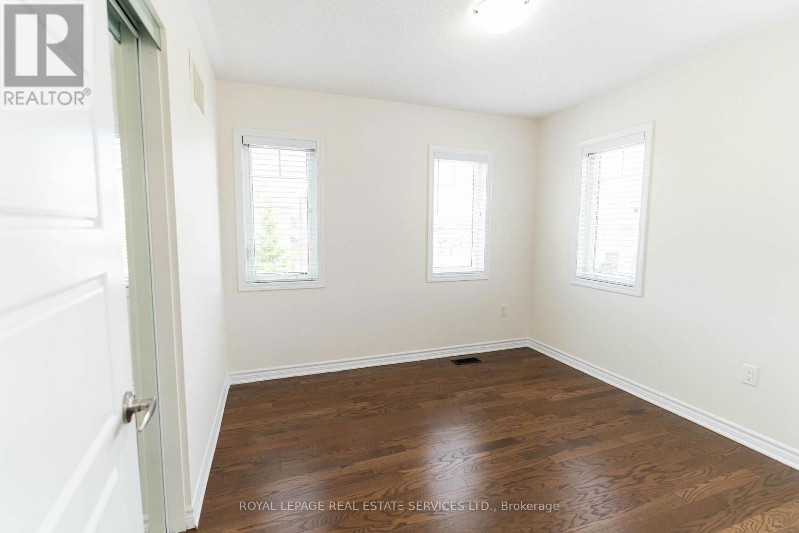 974 PENSON CRESCENT Image 31