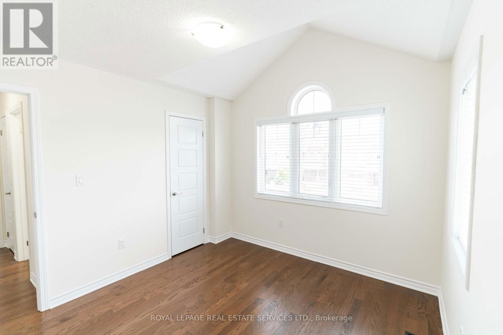 974 PENSON CRESCENT Image 34