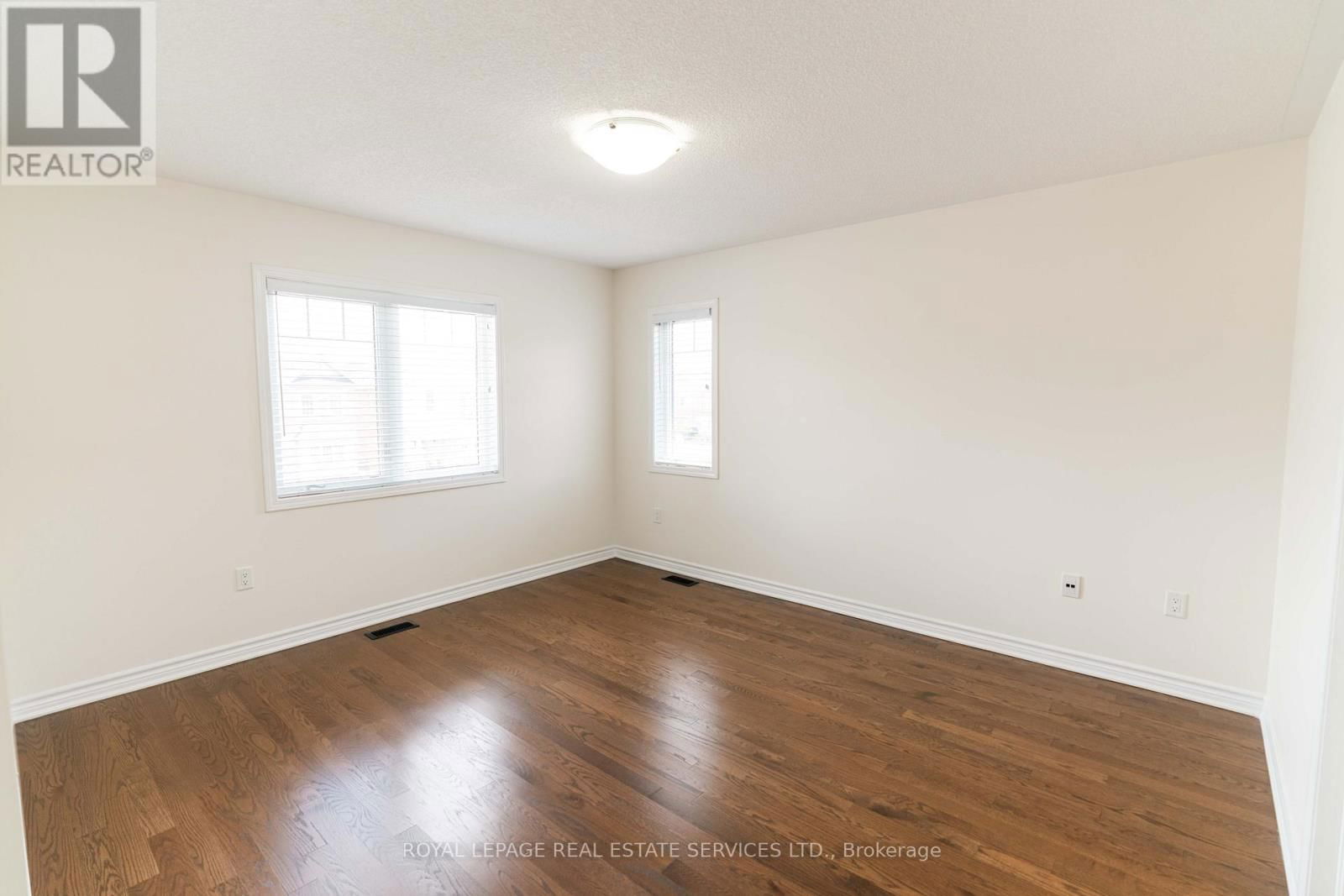 974 PENSON CRESCENT Image 35