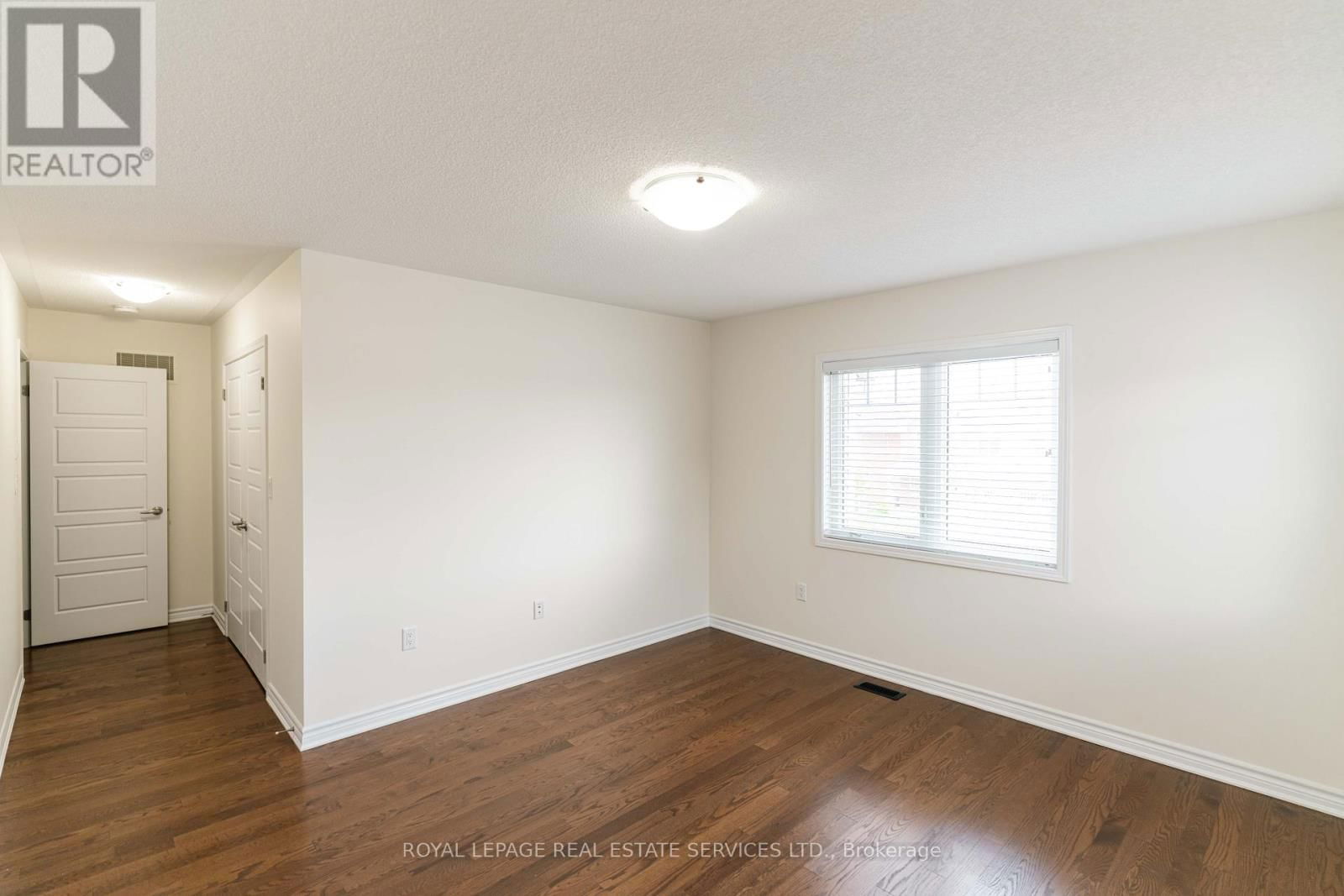 974 PENSON CRESCENT Image 36