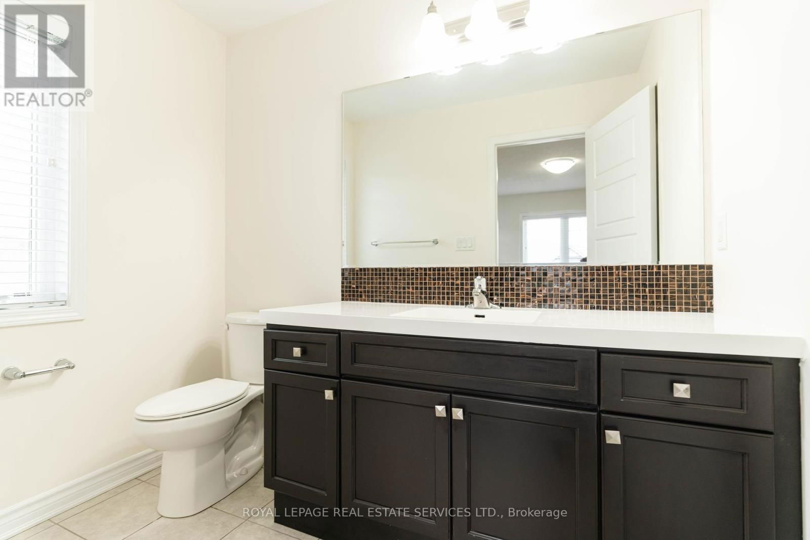 974 PENSON CRESCENT Image 37