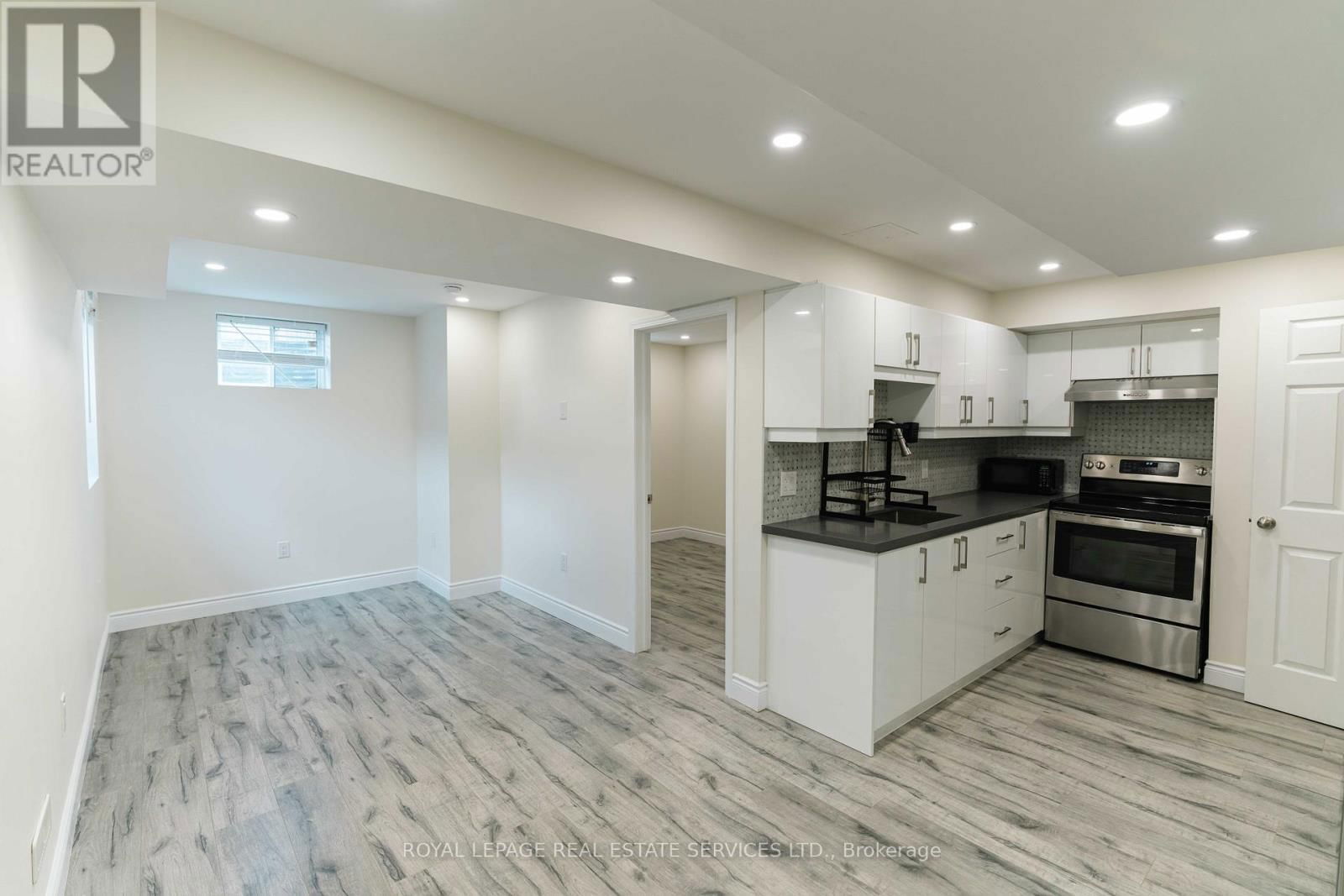 974 PENSON CRESCENT Image 38