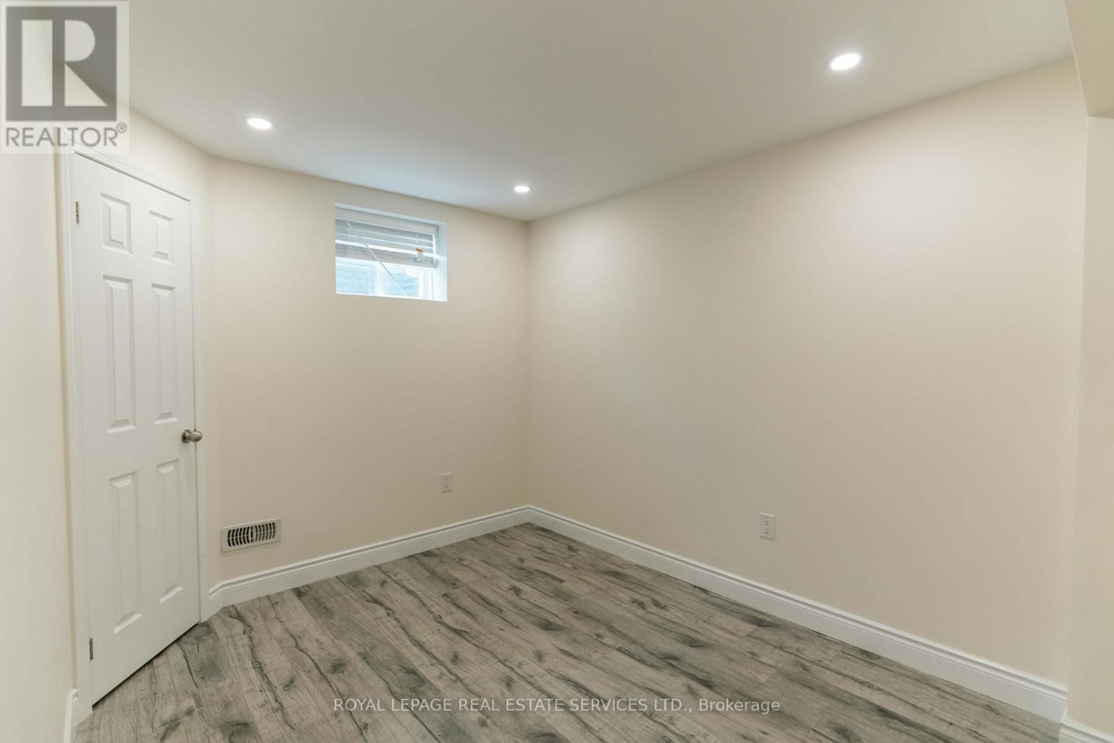 974 PENSON CRESCENT Image 39