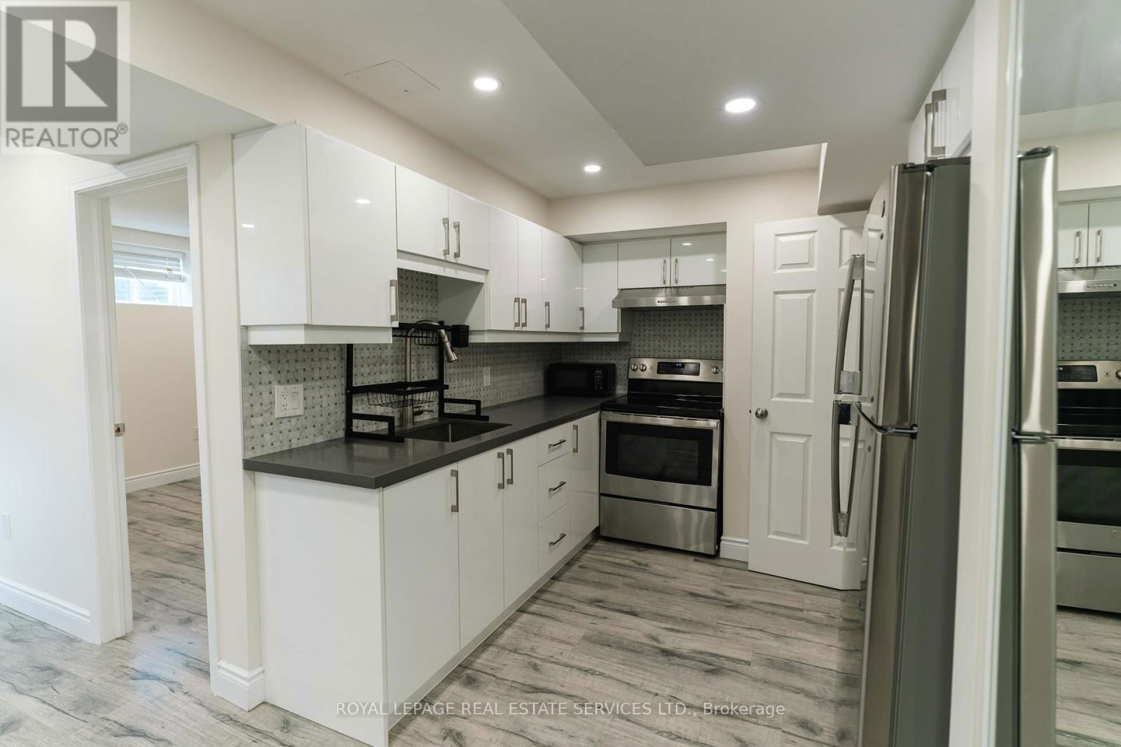 974 PENSON CRESCENT Image 42