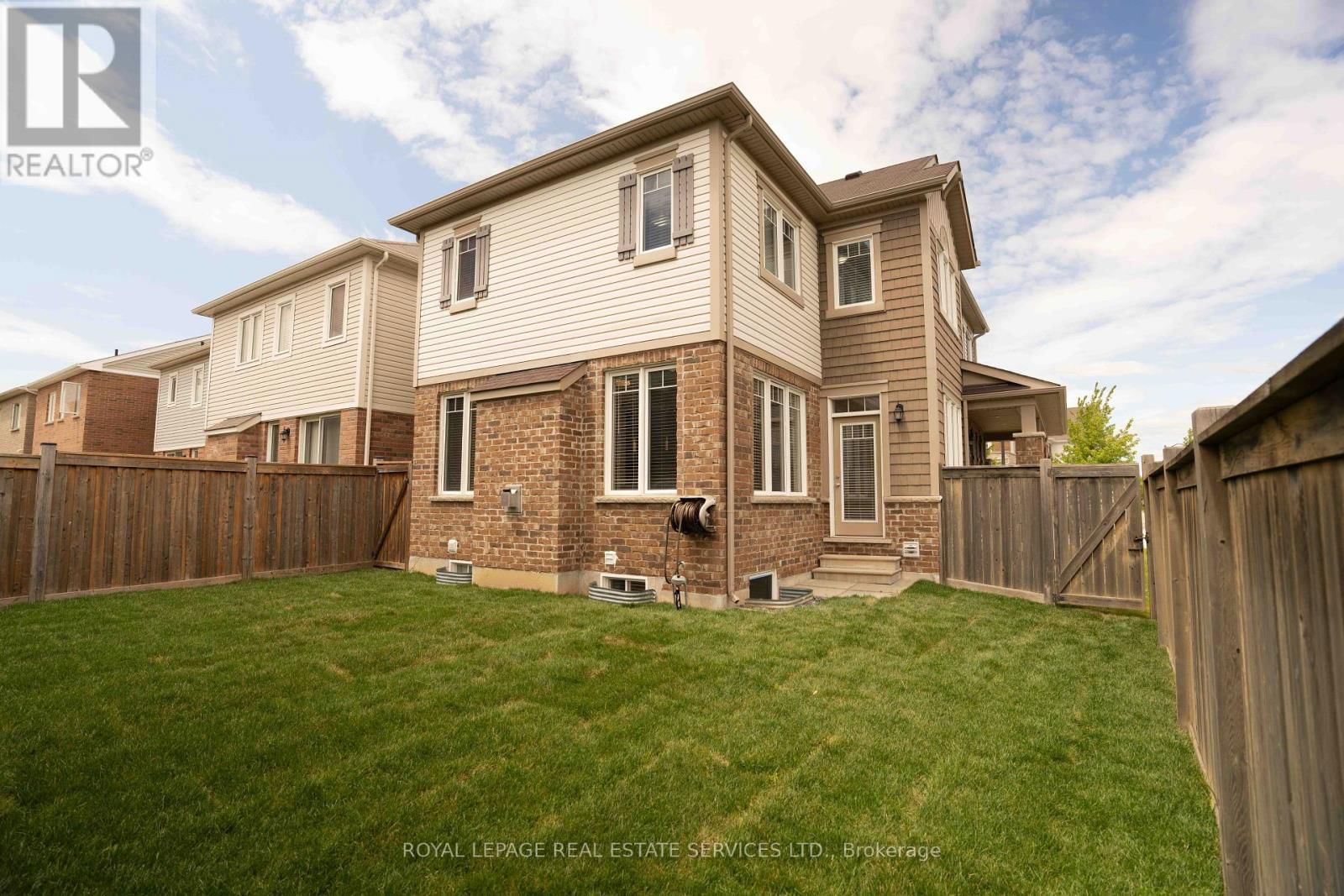 974 PENSON CRESCENT Image 47