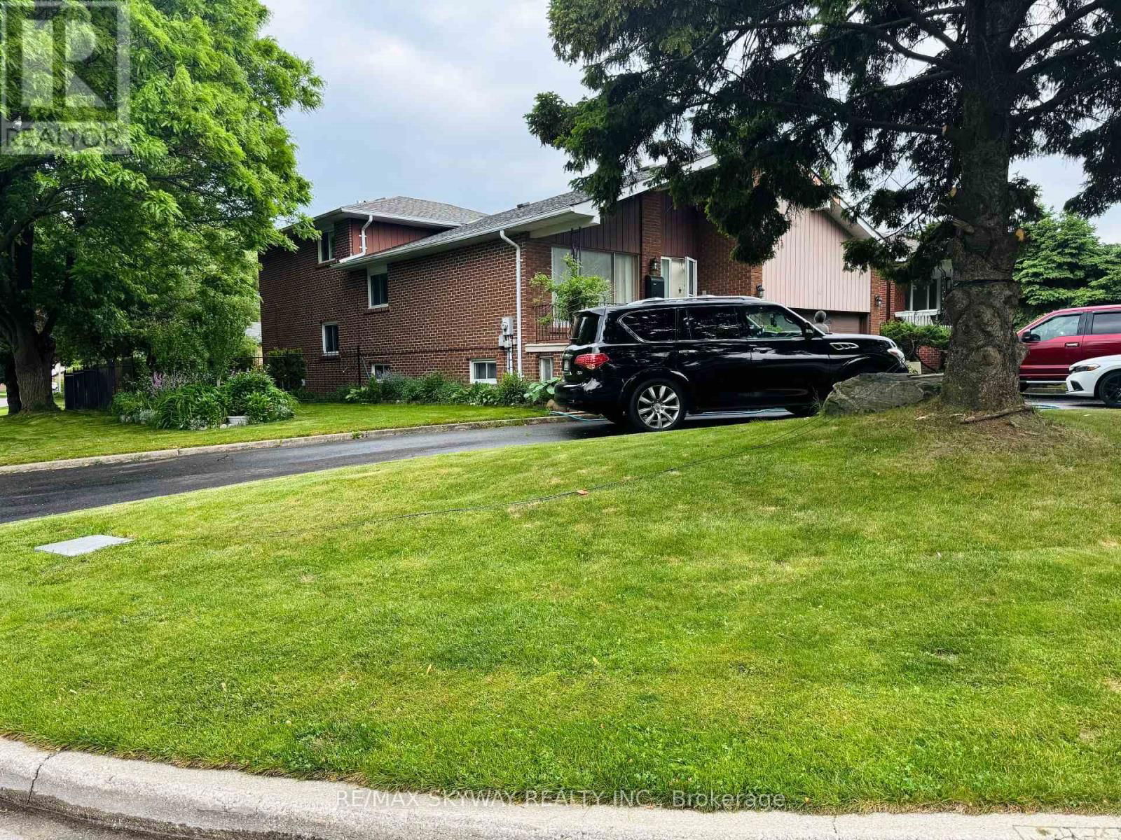 15 MAIDSTONE CRESCENT Image 1