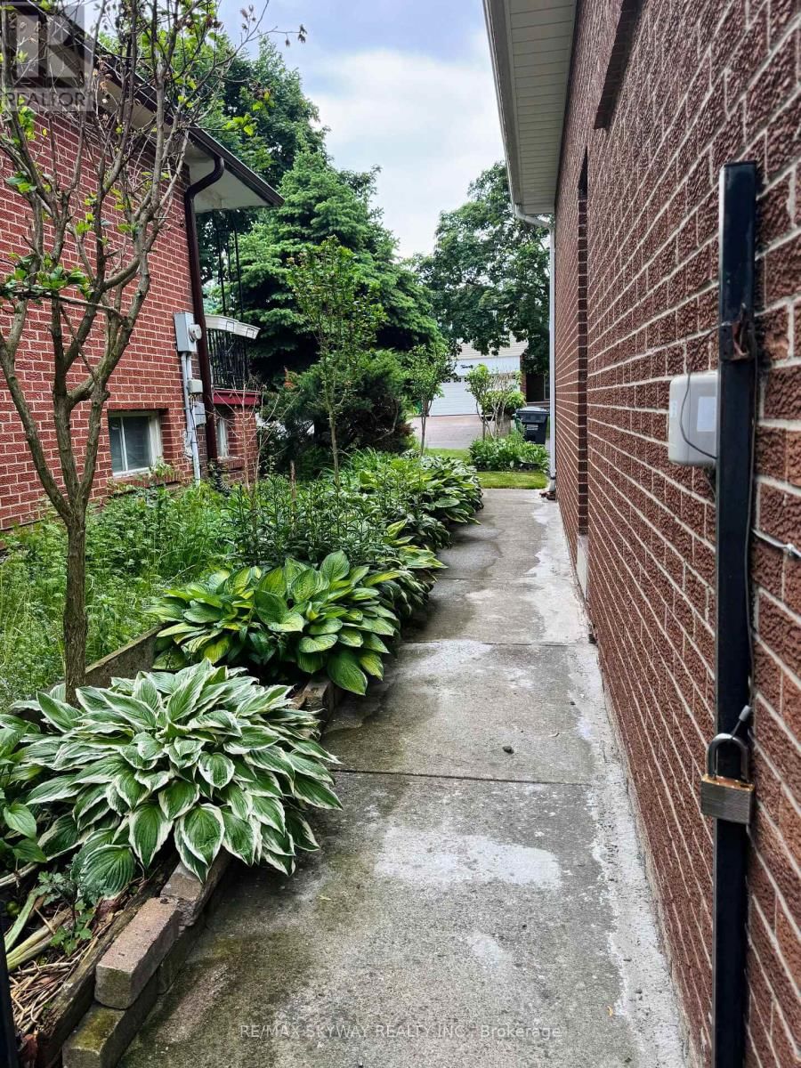 15 MAIDSTONE CRESCENT Image 8