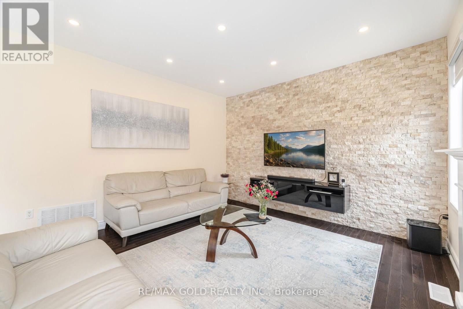 82 SEASCAPE CRESCENT Image 12