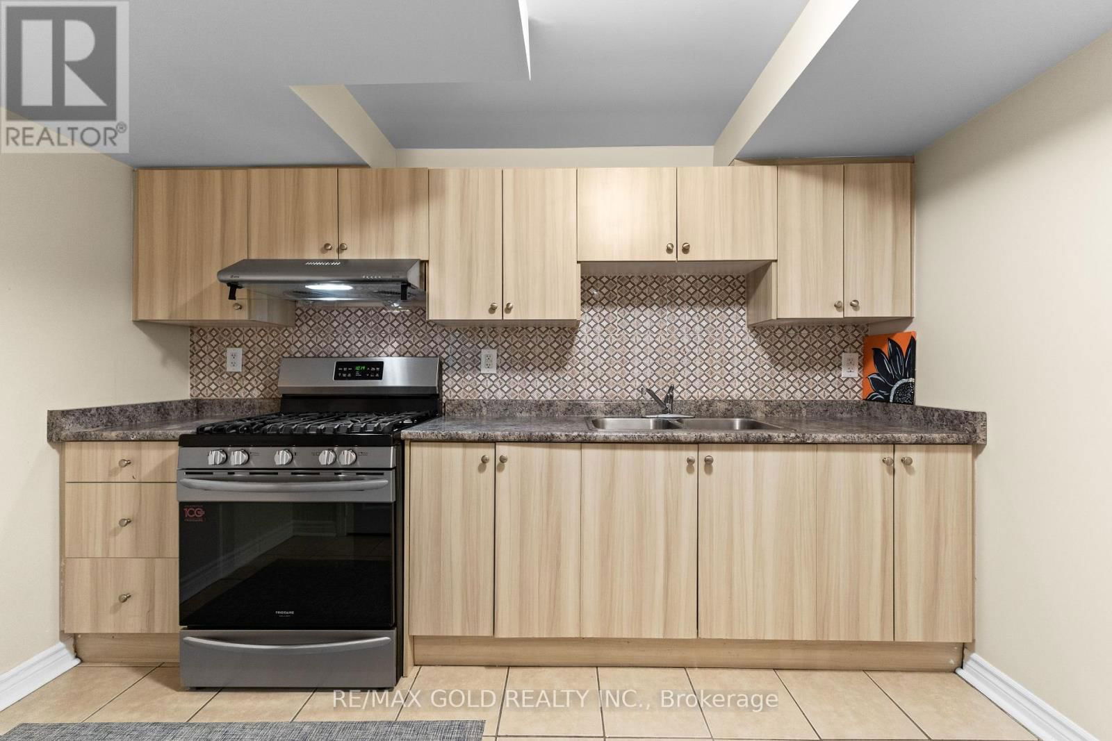 82 SEASCAPE CRESCENT Image 26